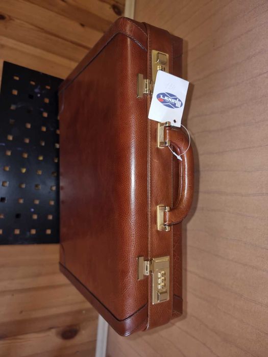 Чоловічий шкіряний портфель дипломат Munari