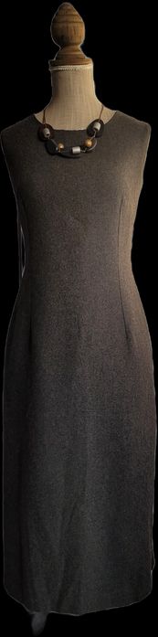 Sukienka  wełniana  Sawka r.38