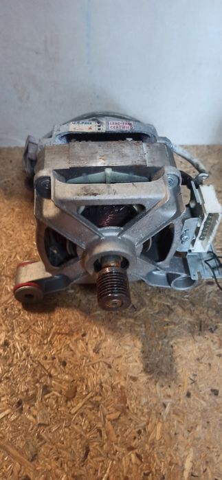 Продам мотор со стиральной машины