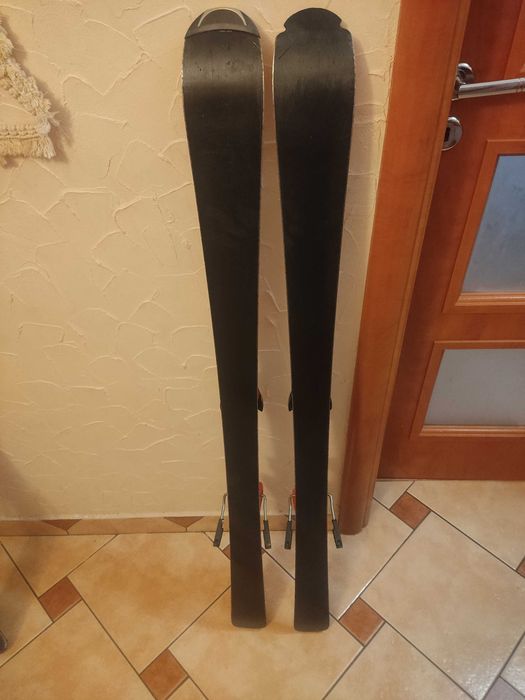 Narty juniorskie _dziecięce Atomic Race 8 130cm