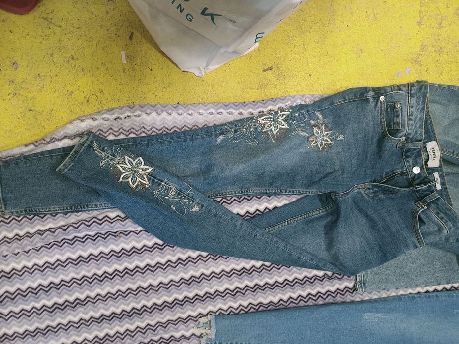 Jeansy damskie zadbane