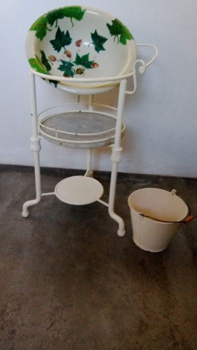 Lavatório antigo/ lavabo/ jarro com bacia