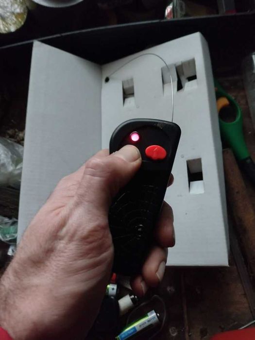 Нова 2000-х р машинка на радіокеруванні Пежо 206 іграшка авто powercar