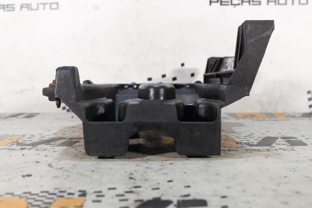 Base / caixa da bateria AUDI TT (8N3)