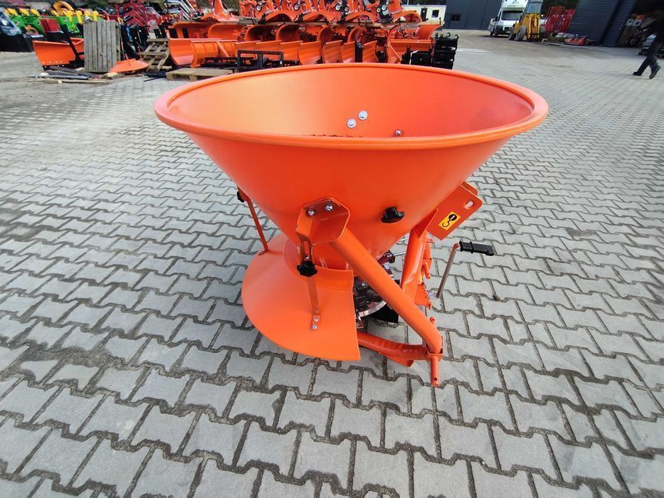 Lejek piaskarka do PIASKU i SOLI piaskarko solarka posypywarka STRUMYK