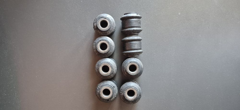 Втулка переднього стабілізатора Мерседес Варіо.12×32×36