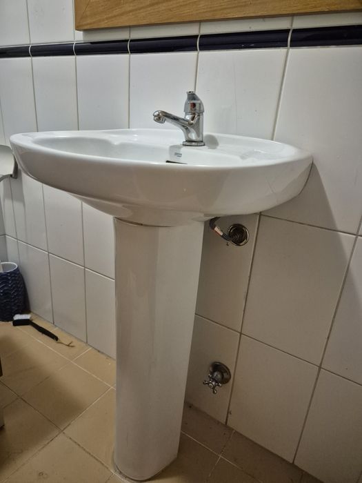 Lavatório  e Torneira  ROCA
