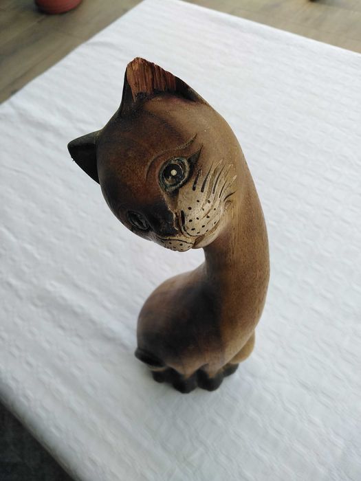 Gato em Madeira Maciça