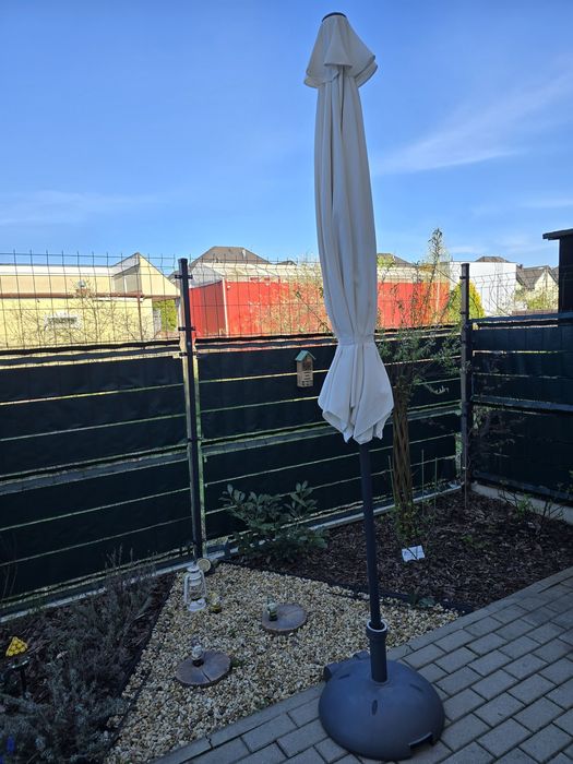 Sprzedam parasol ogrodowy .