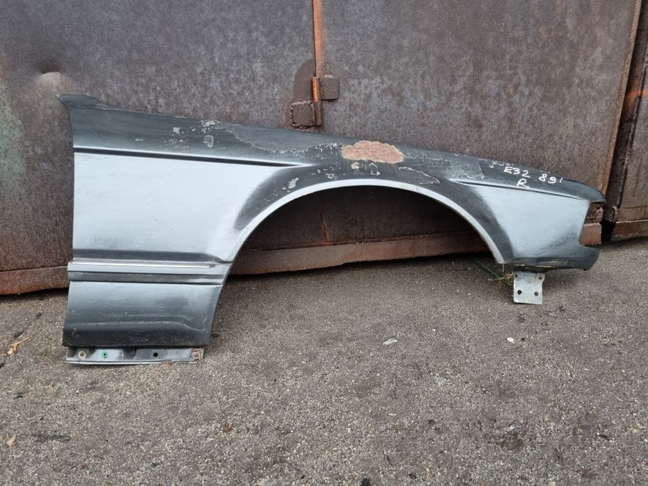 Крыло переднее Bmw E32