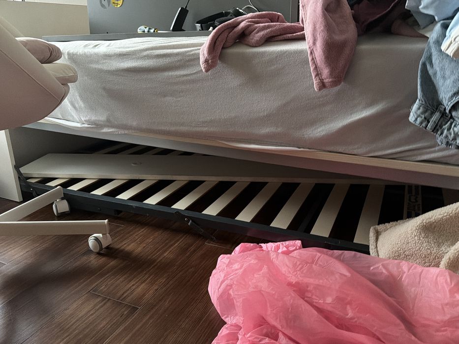 Cama + Comoda + Secretaria