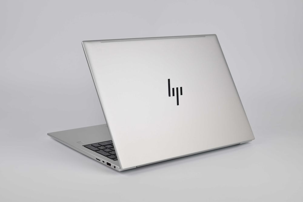 HP EliteBook 860 G9 i7-1260P 32 гб ssd 1 тб 16" IPS 1920x1200 Ноутбук