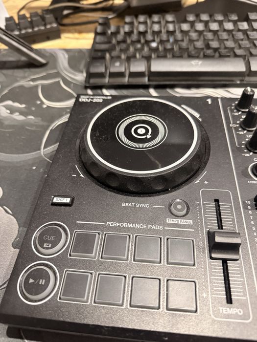 Controladora DJ Pioneer DDJ-200