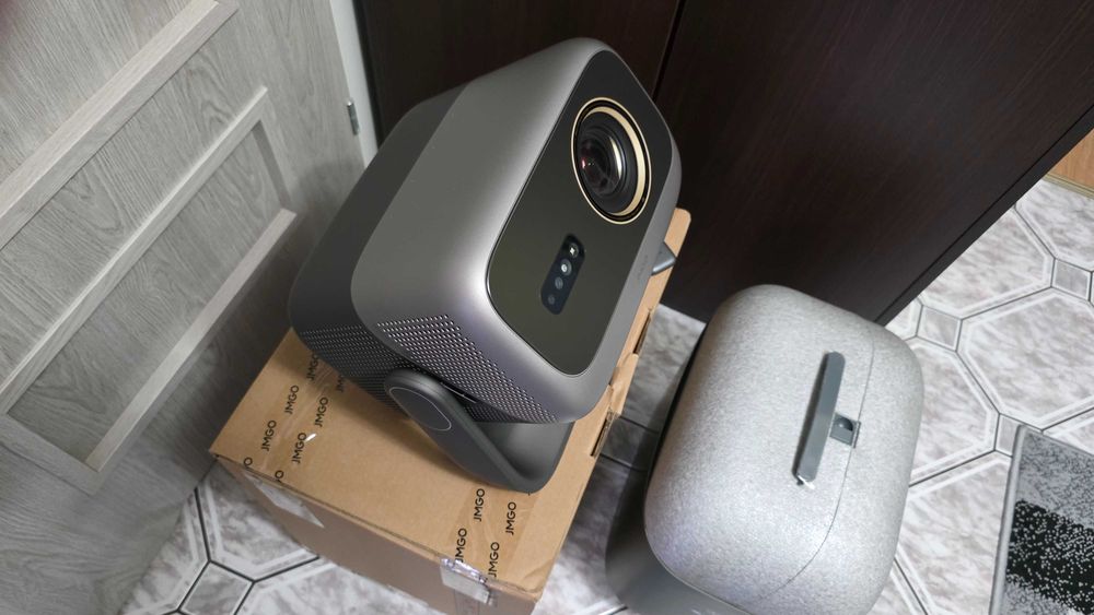 Projektor Jmgo N3 Ultimate 4K 5800 Ansi  Google TV + Stojak Jmgo