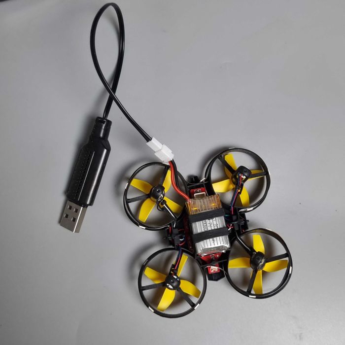 Міні-дрон з LED-підсвіткою + браслет-контролер (жестове керування)