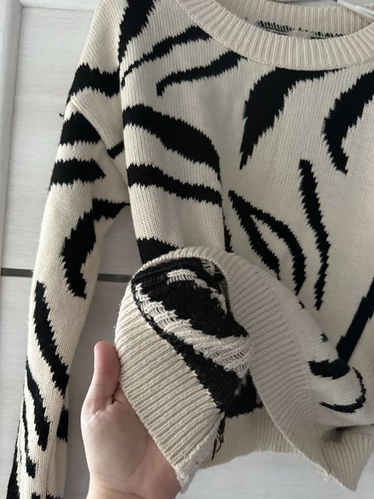 Бежевий светрик, зебра, с