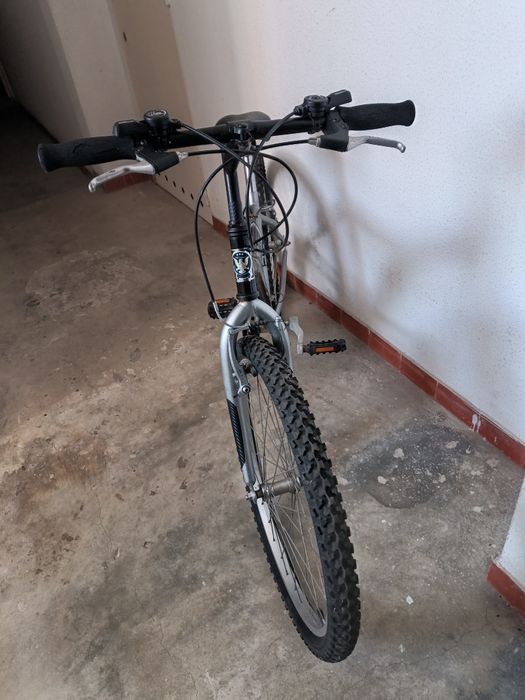 55€ bicicleta roda 24 pegar e andar tudo ok