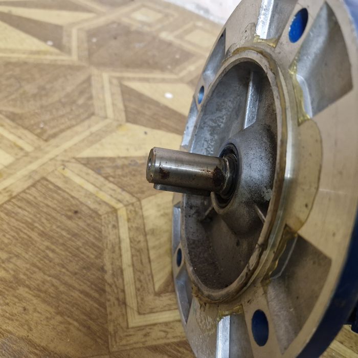 Besel 2siek 80-2b  silnik elektryczny 1,1/1,3kw 230/400v 2840/3410 obr