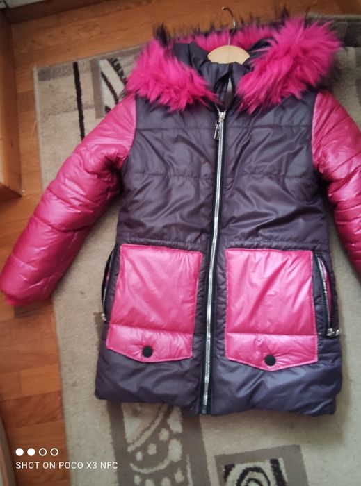 Зимова куртка на дівчинку