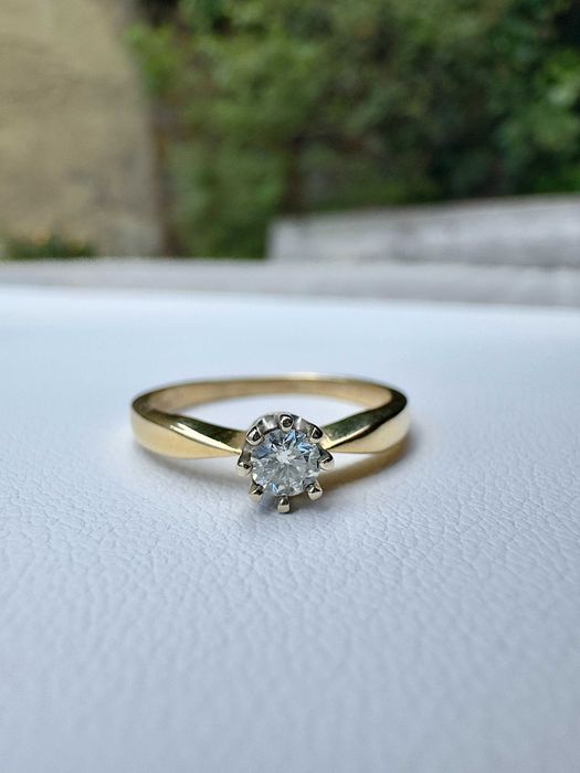 Złoty pierścionek z brylantem 0,16 ct | próba 585 | 1,92 g | p.111