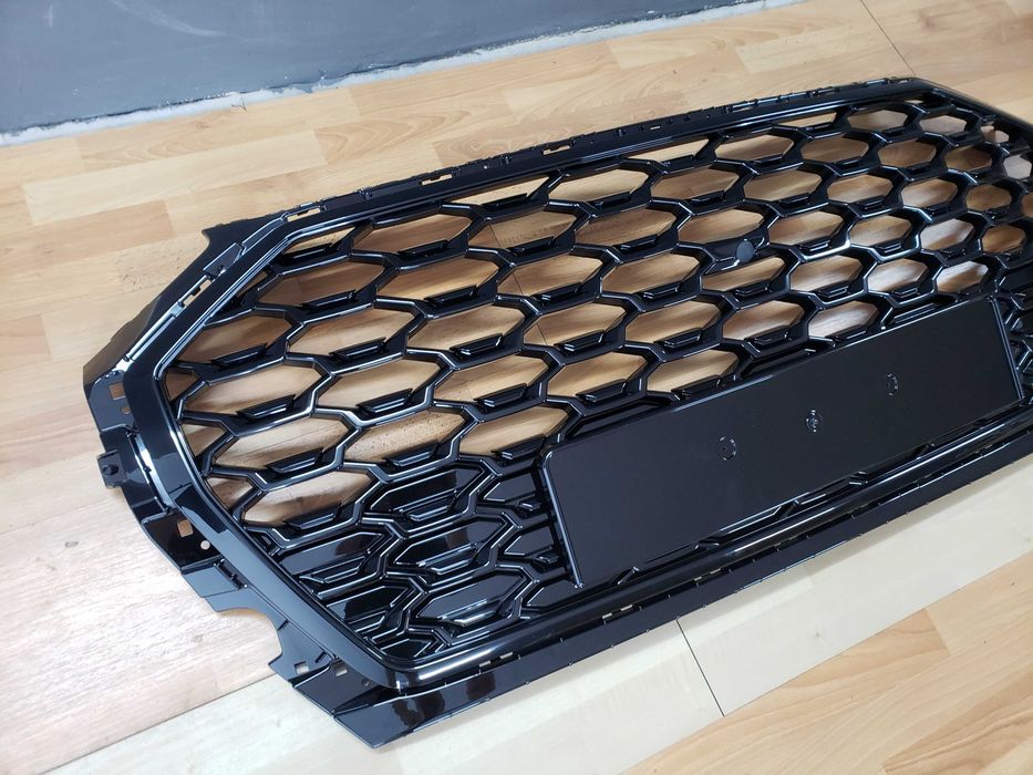 Решітка радіатора на audi q5 Q5  2020-2023год RS стиль Full Black