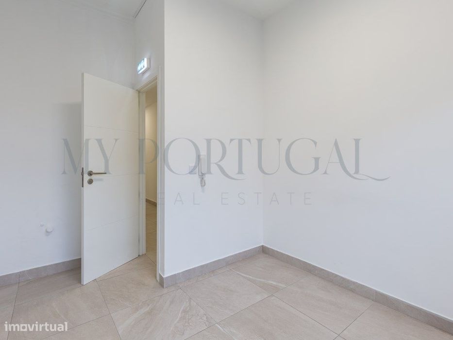 Escritório funcional em espaço de co-work 'Office Salgueiro Maia', ...