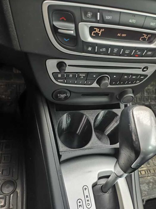 Підстаканники Renault Megane 3 різні варіанти.