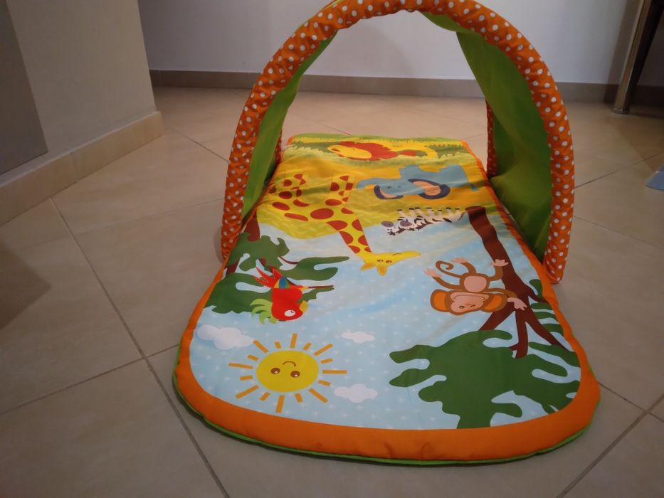 Ginásio e túnel de descobertas para bebe