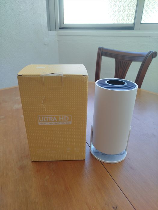 LF100 Projector with Android445082110935050240