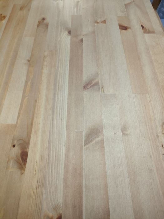 Vende-se Mesa e Cadeiras com pouco uso - Almofadas incluídas