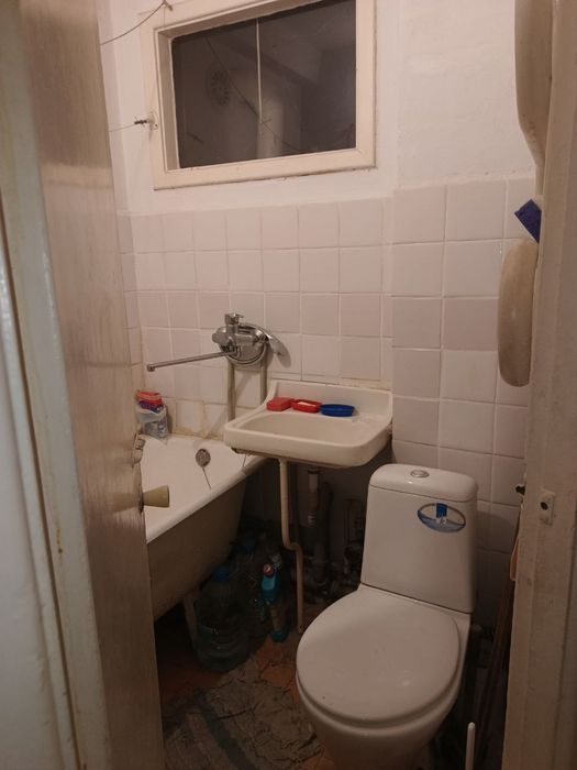 ТЕРМІНОВО продам 2- кім. кв. на 3 повер. на Космосі по вул. Північнокільцева