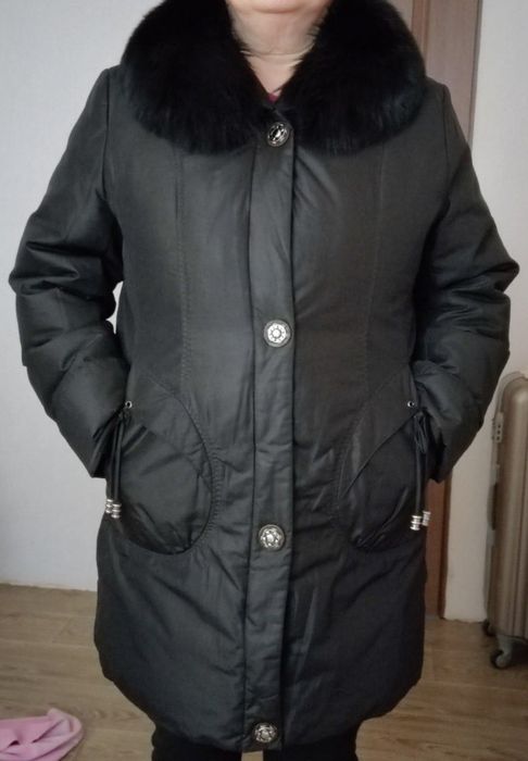 Продам курточку жіночу зимову