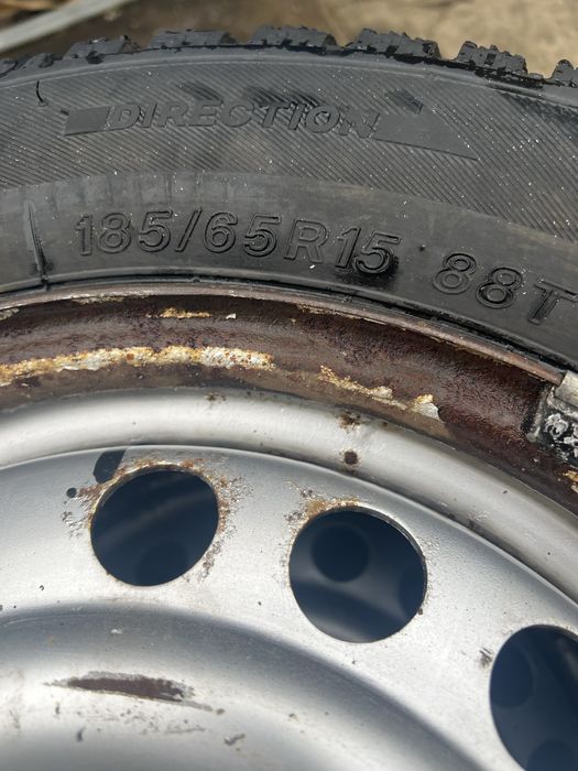 Зимові шини (колеса) 185/65 R15