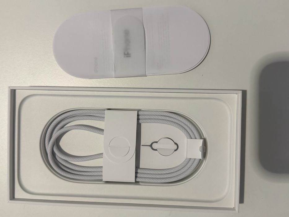 Iphone 16 pro max cinza