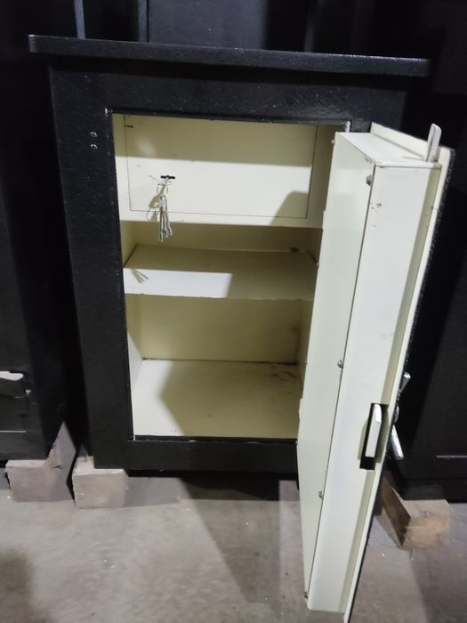 Продаю б.у сейф перший клас захисту  (75 кг)