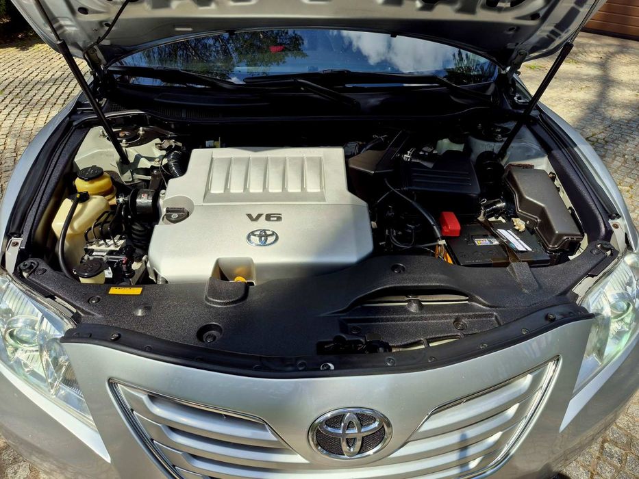 Продам срочно Toyota camry XLE