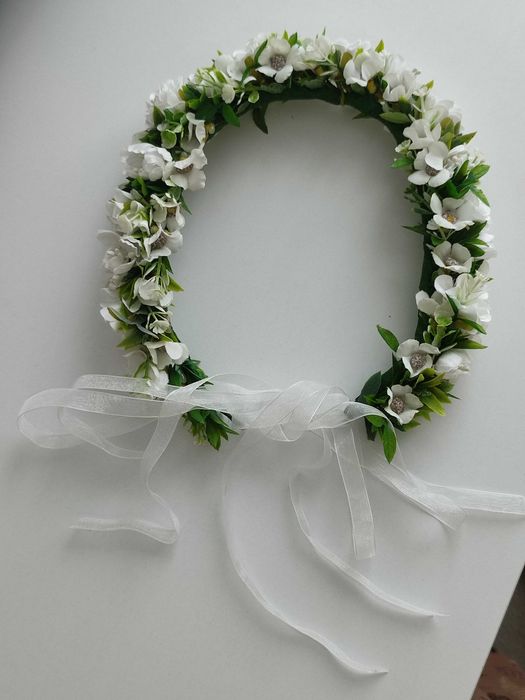 Віночок з стрічками