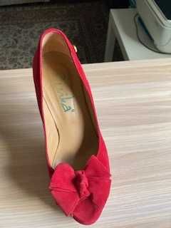 sapatos Vermelhos salto alto