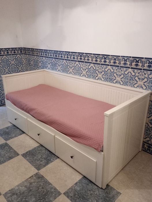 Sofá/Cama Individual com Gavetas