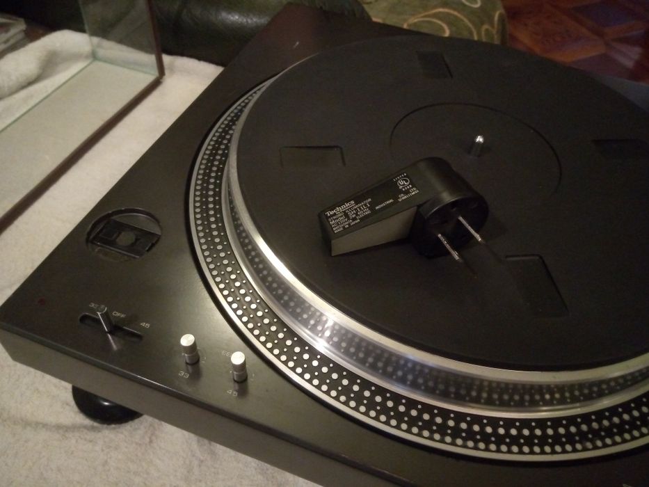 Technics SL-1100 програвач вініла