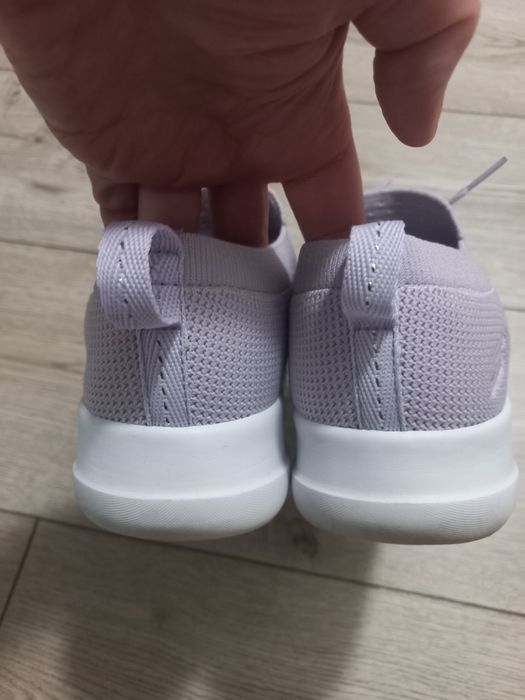 Кросівки для дівчинки  Skechers 36 розмір (23.5)