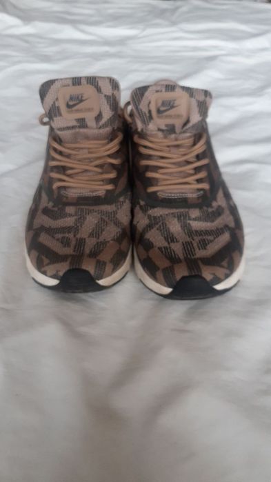 Кросівки Nike жіночі