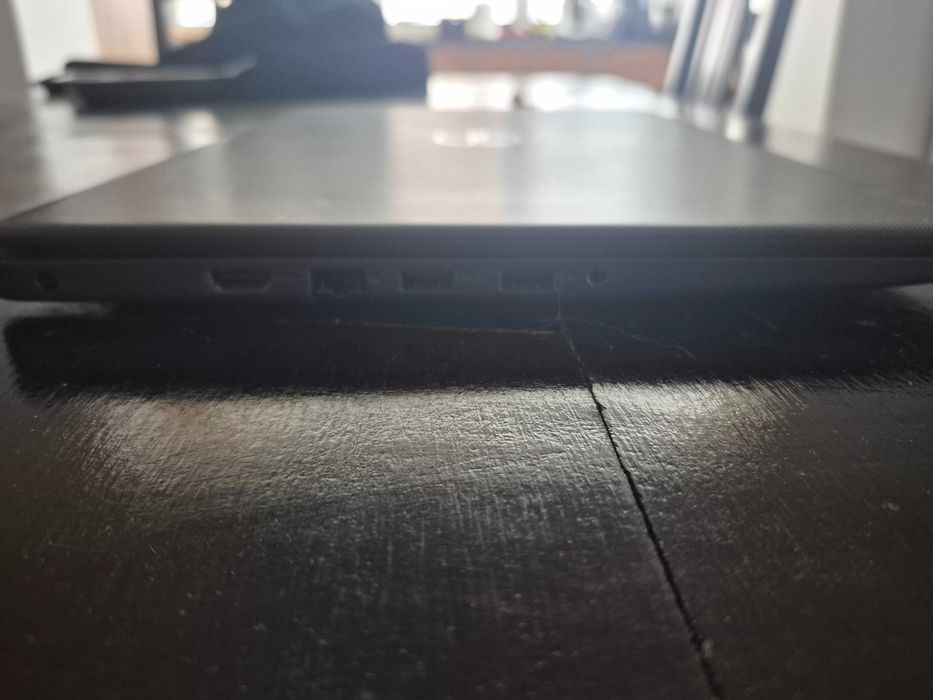 Laptop poleasingowy DELL 15'