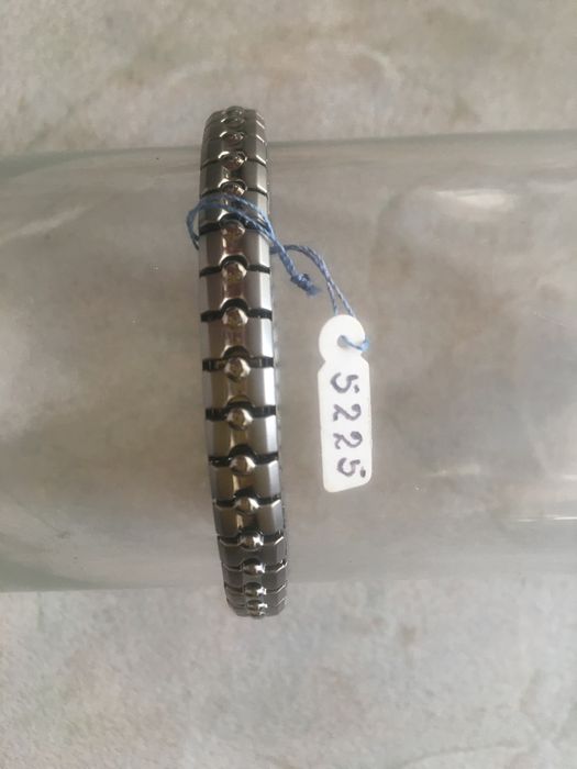 Varias pulseiras novas