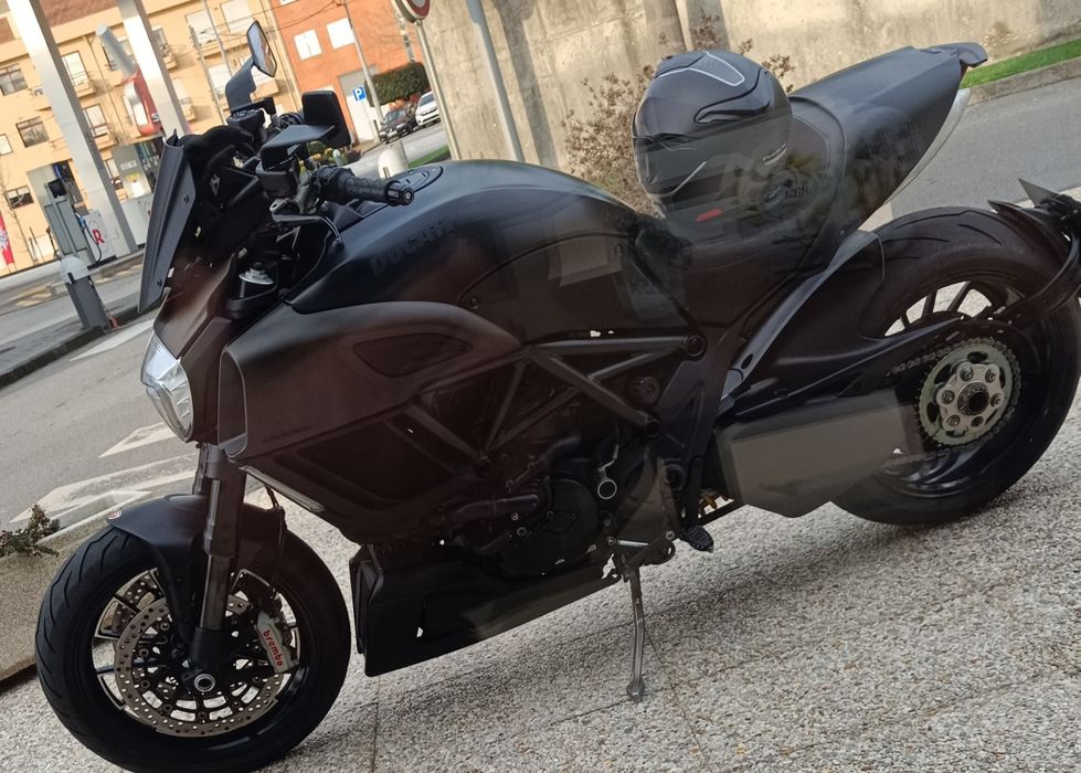 Ducati Diavel 1200 Carbon