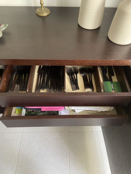 Aparador em madeira maciça