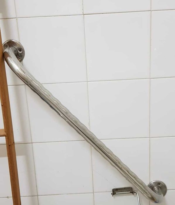 Barras de Apoio e Segurança - Aço Inoxidável Brilhante.