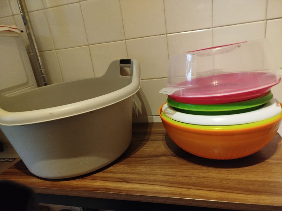 Vários em plásticos