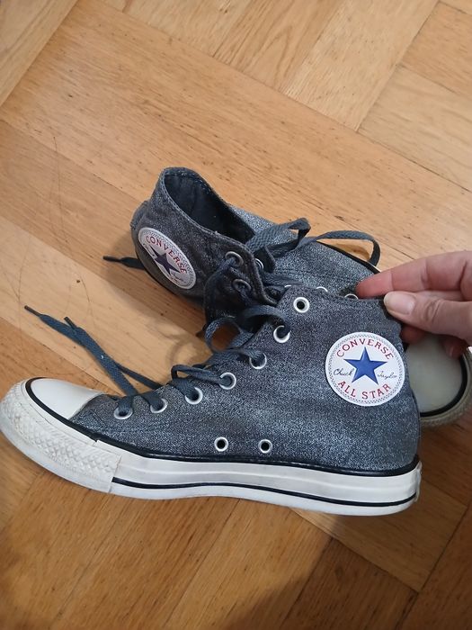 Świetne wysokiej trampki Converse