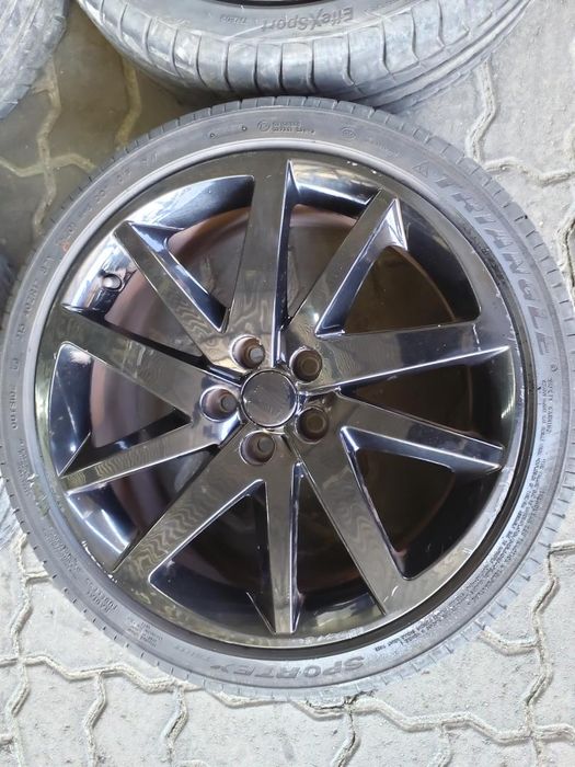 Jantes Seat R17 Com Pneus 214/40 Furação 5X100
